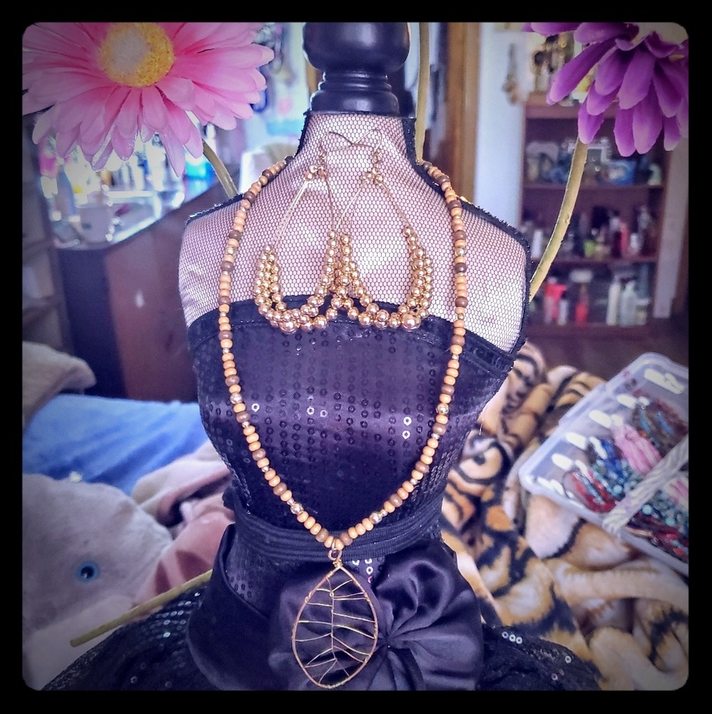 Handmade Set necklaces the material is bamboo